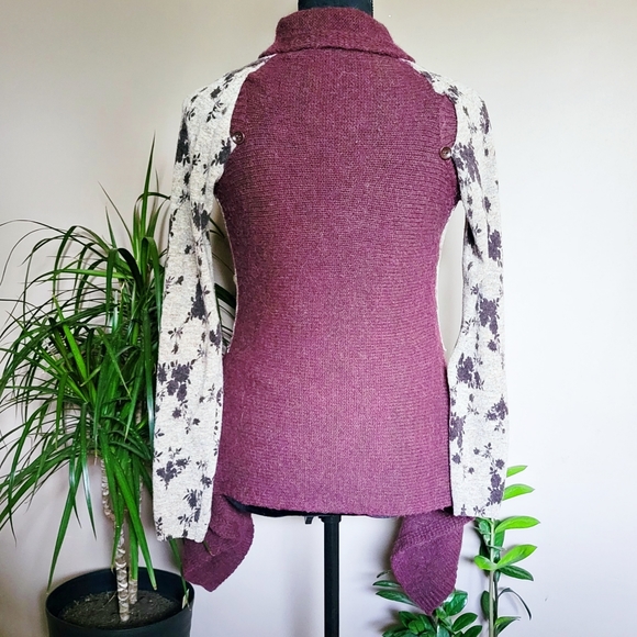 Beautiful overlap Wool/Alpaca sweater - Picture 6 of 12